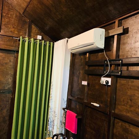 ホテル Coconut Tree House ウダワラウェ エクステリア 写真
