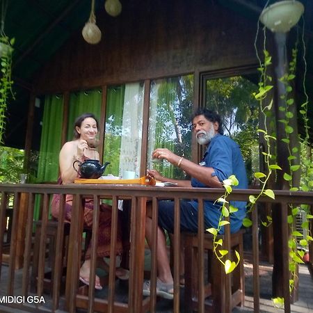 ホテル Coconut Tree House ウダワラウェ エクステリア 写真