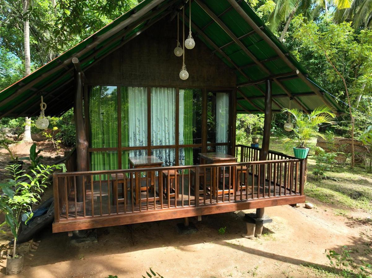 ホテル Coconut Tree House ウダワラウェ エクステリア 写真