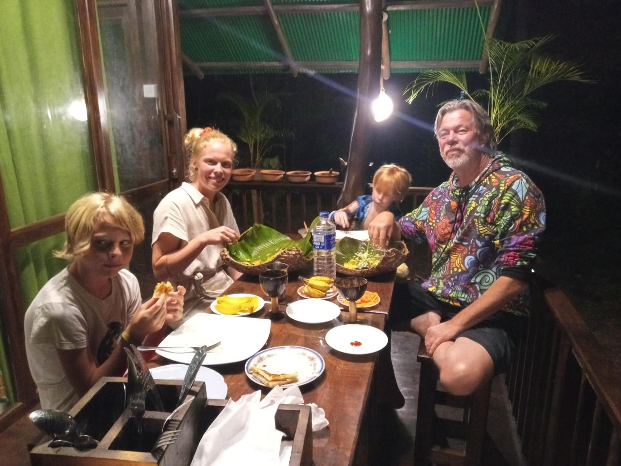 ホテル Coconut Tree House ウダワラウェ エクステリア 写真