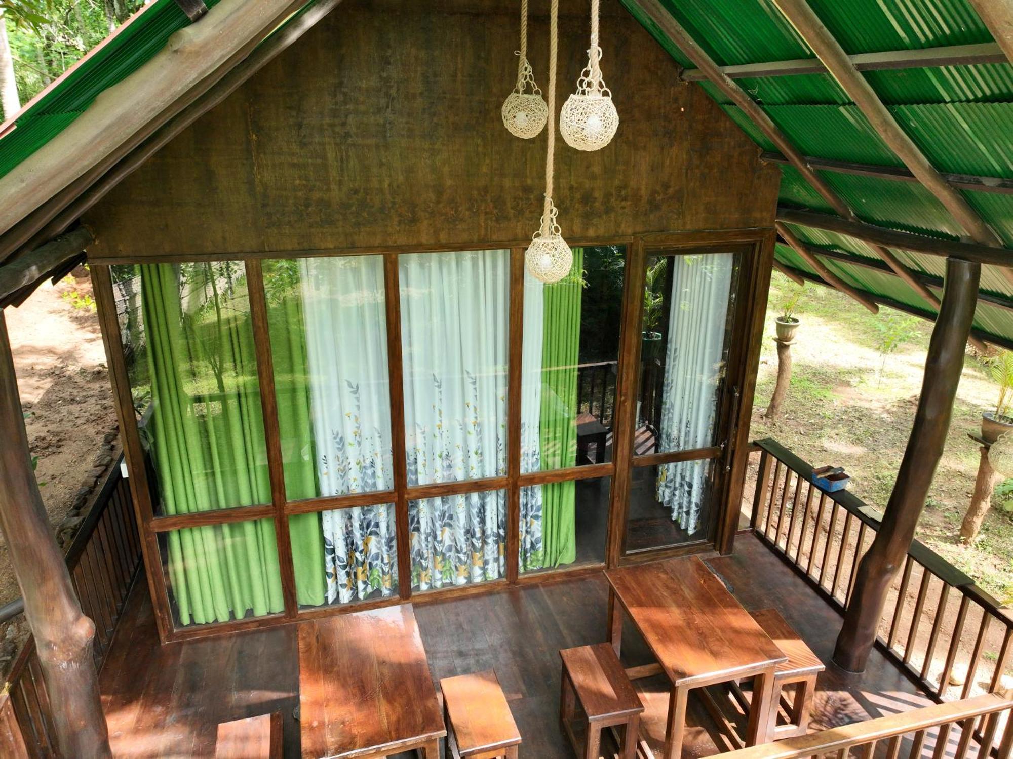 ホテル Coconut Tree House ウダワラウェ エクステリア 写真