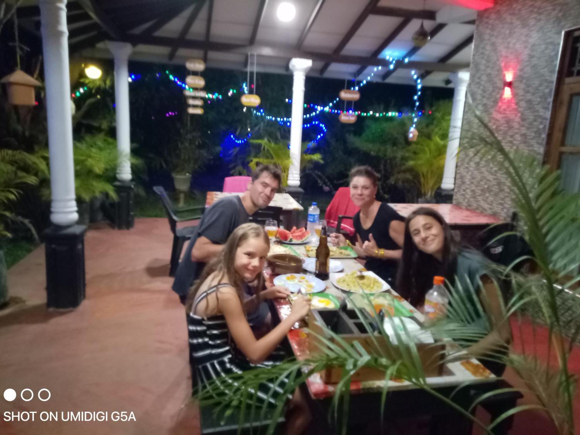 ホテル Coconut Tree House ウダワラウェ エクステリア 写真