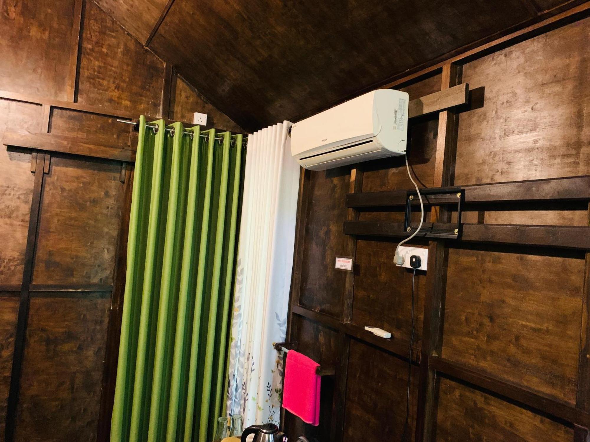 ホテル Coconut Tree House ウダワラウェ エクステリア 写真